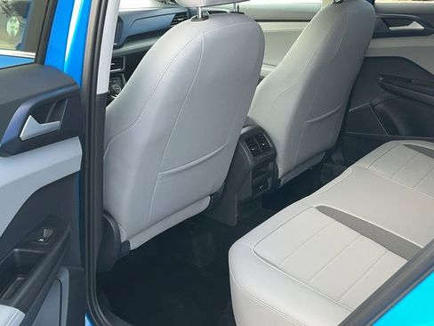 Used 2024 Volkswagen Taos SE image 10