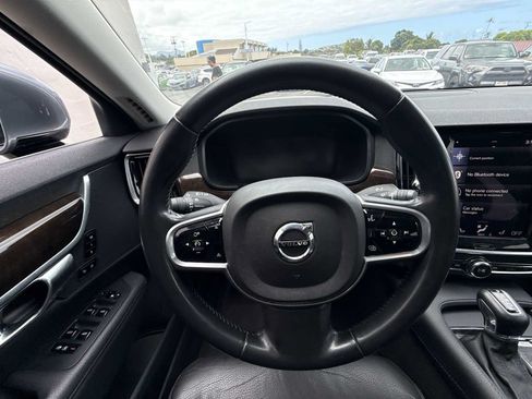 Used 2017 Volvo S90 T5 Momentum w/ Convenience Package FWD image 15
