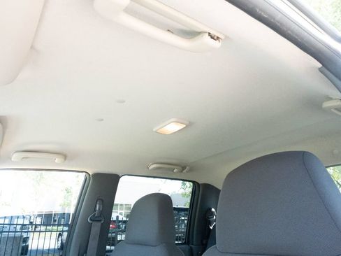 Used 2005 Chevrolet Colorado LS RWD image 25