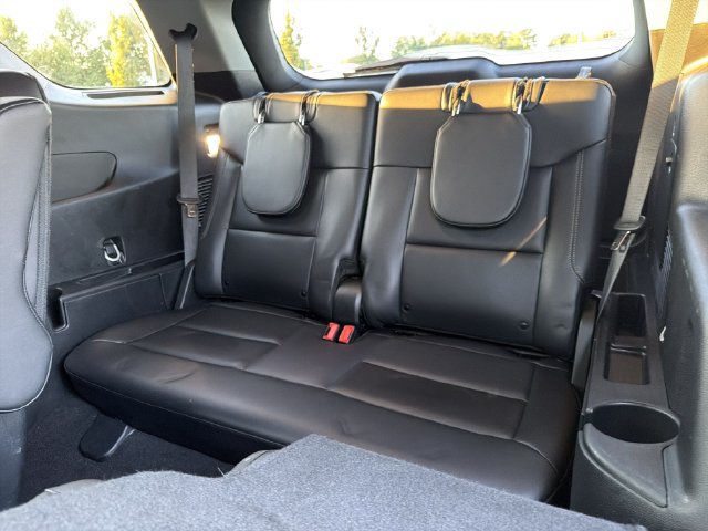 Used 2023 Ford Explorer XLT w/ Equipment Group 202A RWD image 13