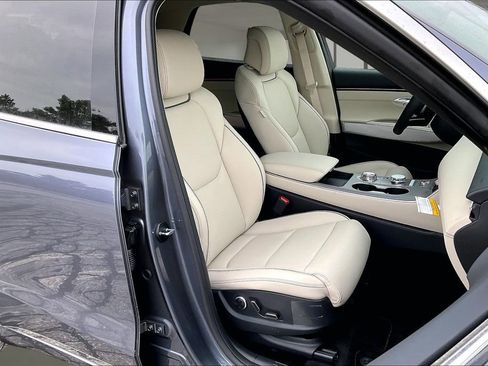 New 2026 Genesis GV70 2.5T Advanced AWD/4WD image 9