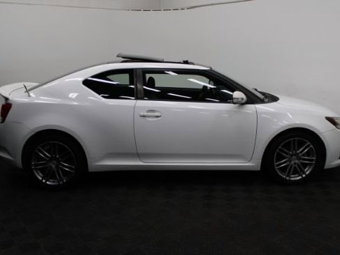 Used 2011 Scion tC Sports Coupe 6-Spd AT image 4
