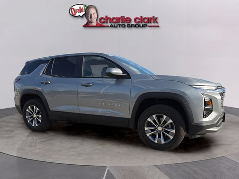 Used 2026 Chevrolet Equinox LT FWD image 9