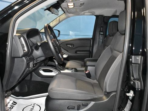 Certified 2025 Nissan Frontier SV AWD/4WD image 6
