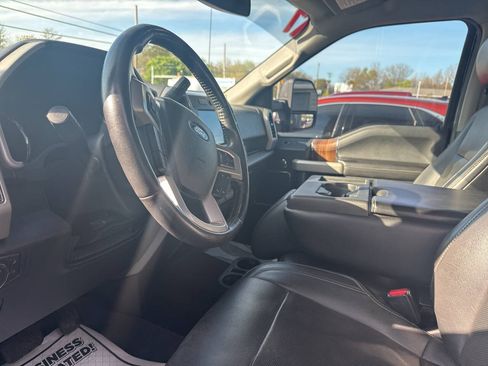 Used 2017 Ford F150 Lariat w/ Equipment Group 501A Mid AWD/4WD image 15