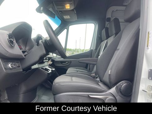 Used 2025 Mercedes-Benz Sprinter 3500 image 6