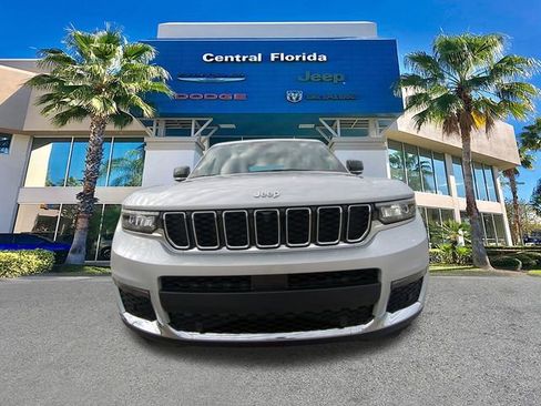 New 2025 Jeep Grand Cherokee L Limited w/ Luxury Tech Group II image 3