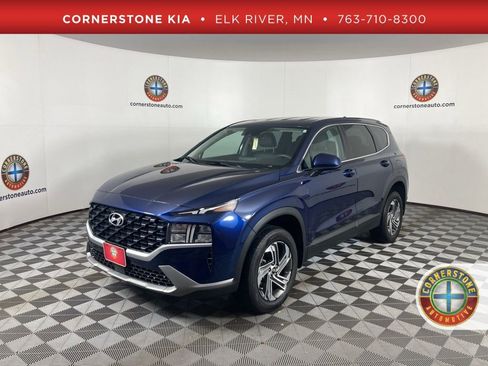 Used 2023 Hyundai Santa Fe SE image 1