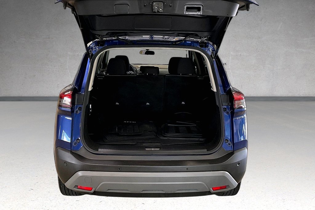 Used 2023 Nissan Rogue SV AWD/4WD image 5