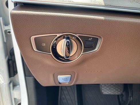 Used 2018 Mercedes-Benz E 300 image 19