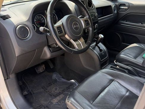 Used 2011 Jeep Patriot Latitude AWD/4WD image 9