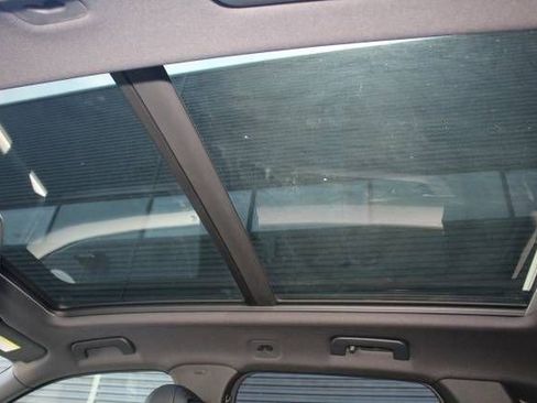 Certified 2025 Porsche Cayenne Base image 19