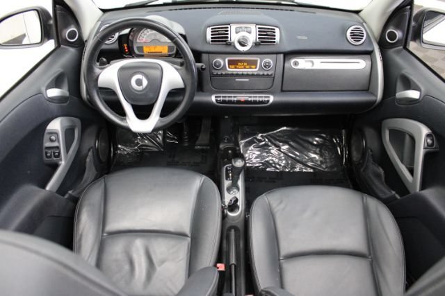 Used 2012 smart fortwo passion RWD image 2