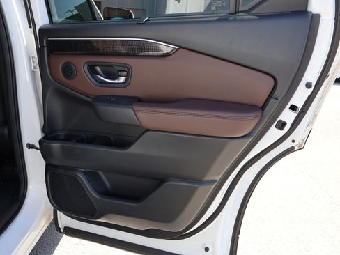 Used 2025 Honda Pilot Elite image 15