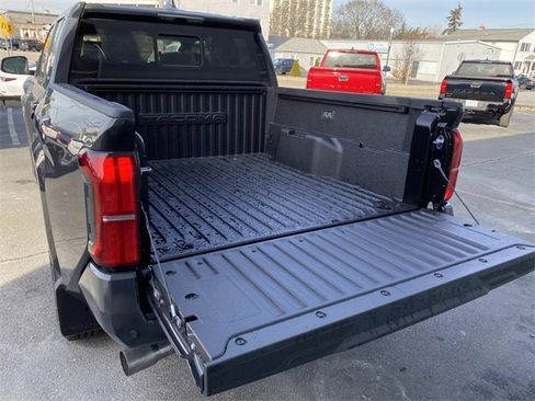New 2025 Toyota Tacoma SR5 image 4