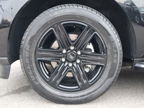 Used 2021 Ford Expedition XLT image 11