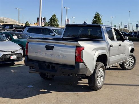 Used 2025 Toyota Tacoma SR image 4