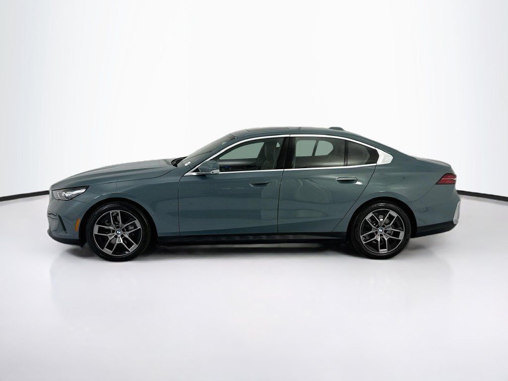 Used 2026 BMW i5 eDrive40 w/ Premium Package AWD/4WD image 8