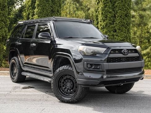 Used 2018 Toyota 4Runner Limited AWD/4WD image 5