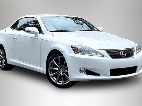 Used 2014 Lexus IS 250C w/ Luxury Package RWD image 2