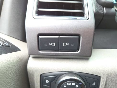 Used 2019 Ford F150 XLT w/ Equipment Group 302A Luxury AWD/4WD image 14