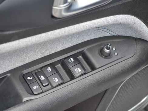 Used 2024 Jeep Compass Latitude AWD/4WD image 16