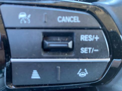 Certified 2025 Honda Pilot Touring image 24