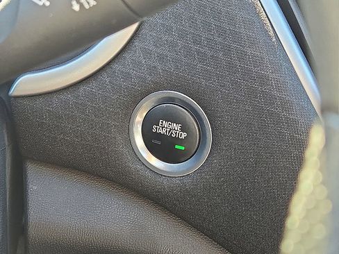 Used 2023 Chevrolet Malibu LT image 32