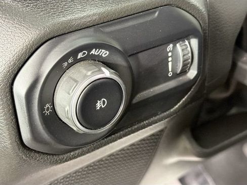 Used 2023 Jeep Wrangler Unlimited Sahara w/ Cold Weather Group AWD/4WD image 10