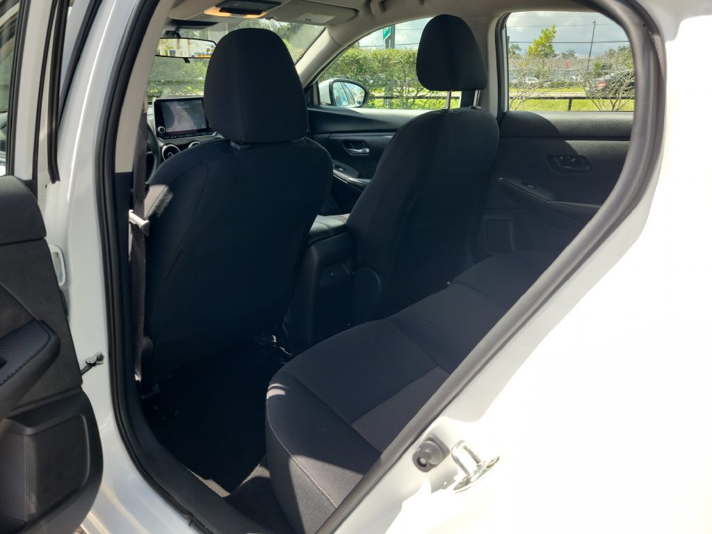 Certified 2025 Nissan Sentra SV FWD image 8