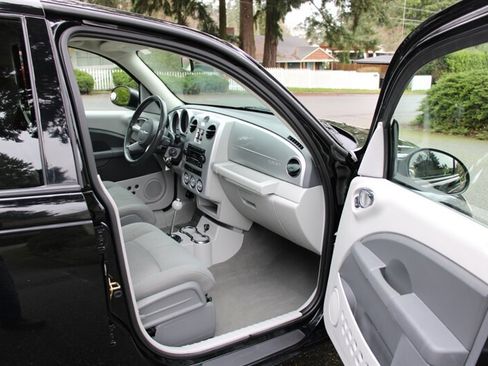 Used 2007 Chrysler PT Cruiser Touring image 14