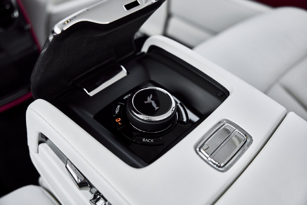 Used 2023 Rolls-Royce Phantom Sedan RWD image 68