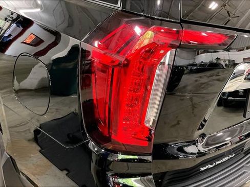 Used 2023 GMC Yukon SLT AWD/4WD image 31