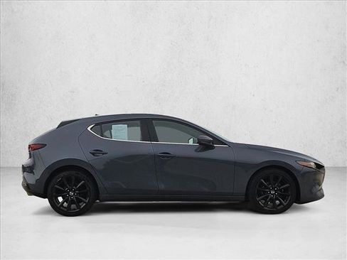 Used 2020 MAZDA MAZDA3 Hatchback w/ Premium Package FWD image 4