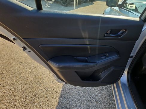 Used 2024 Nissan Altima 2.5 SV FWD image 15