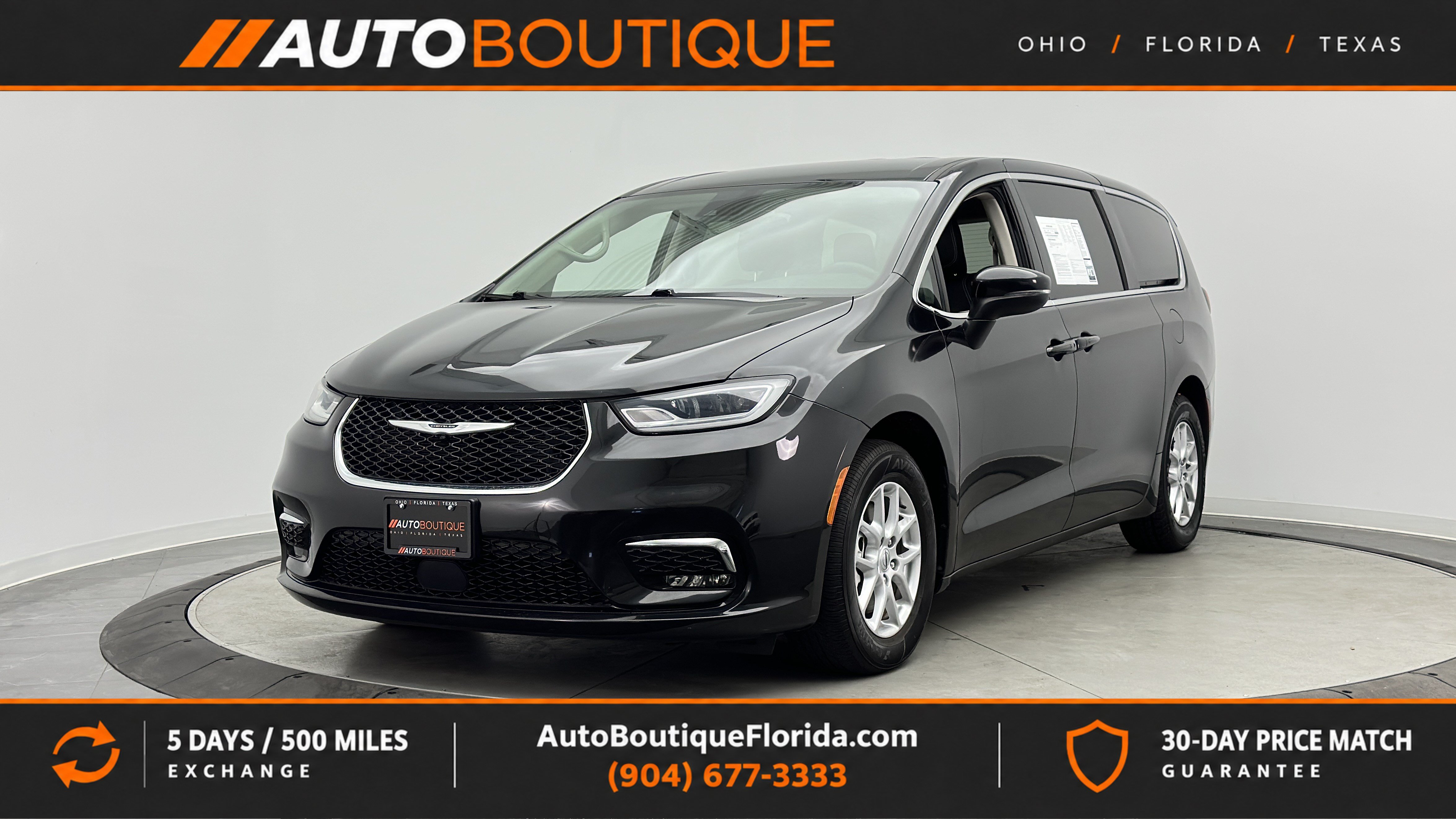 Used 2023 Chrysler Pacifica Touring-L FWD image 1