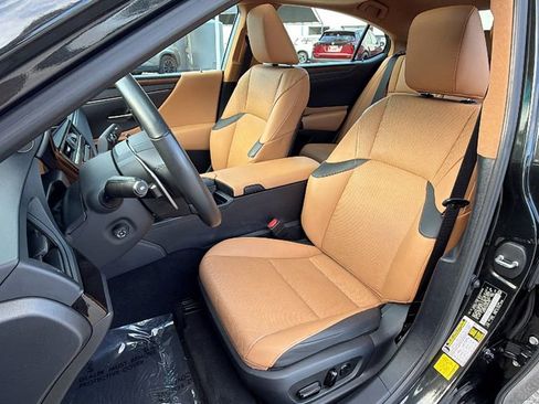 Used 2022 Lexus ES 300h w/ Premium Package image 31