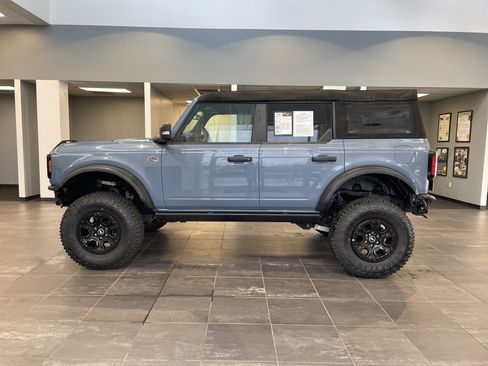 Used 2023 Ford Bronco Wildtrak image 7