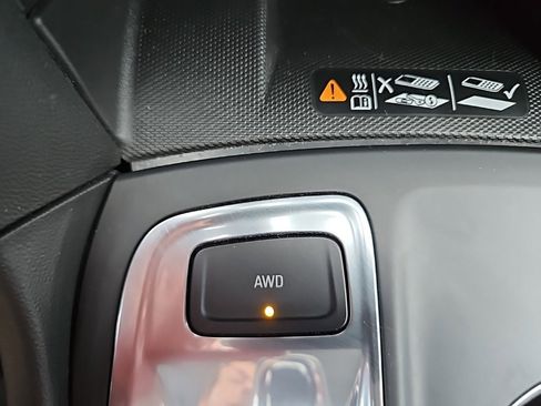 Used 2020 Chevrolet Equinox Premier image 24