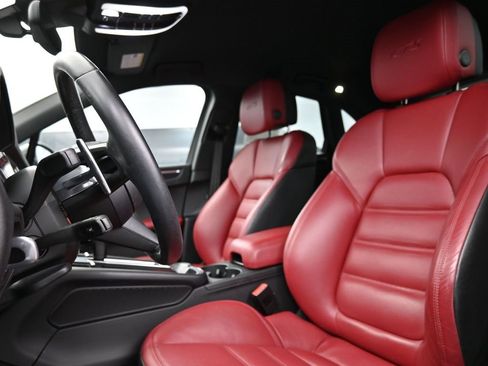 Used 2023 Porsche Macan GTS image 5