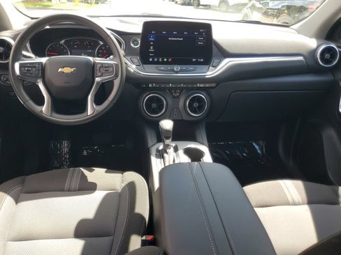 Used 2025 Chevrolet Blazer LT FWD image 12