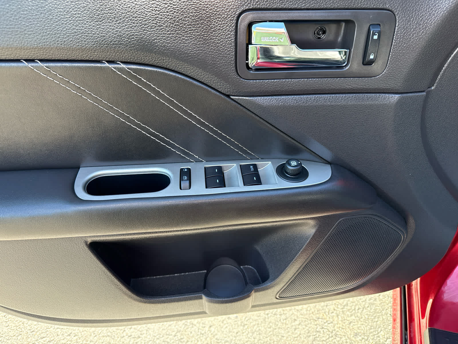 Used 2010 Ford Fusion Sport FWD image 10