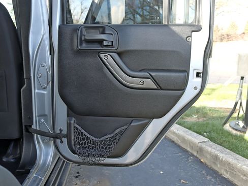 Used 2016 Jeep Wrangler Unlimited Sport AWD/4WD image 31