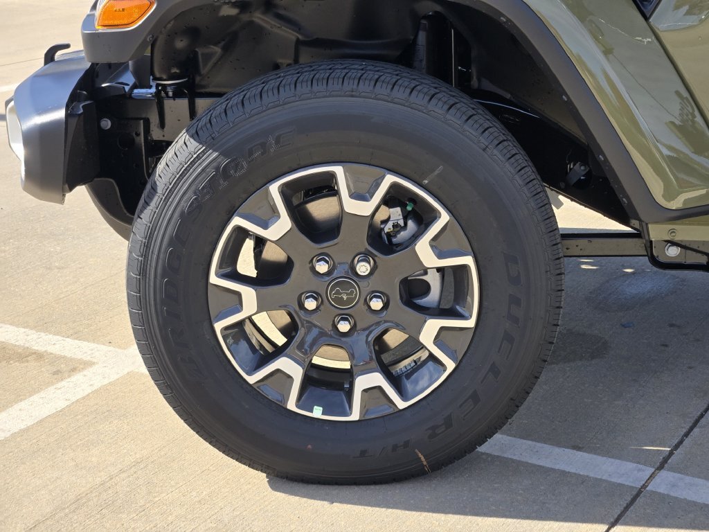 New 2026 Jeep Wrangler Unlimited Sahara AWD/4WD image 9