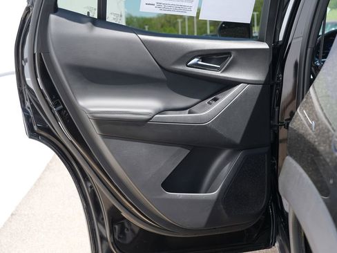 Used 2025 Chevrolet Equinox LT AWD/4WD image 12