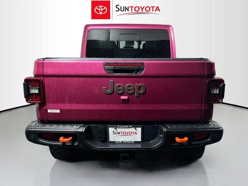 Used 2024 Jeep Gladiator Mojave AWD/4WD image 5