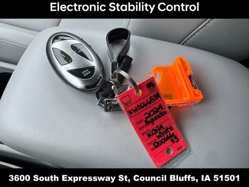 Used 2024 Hyundai Kona Limited AWD/4WD image 32