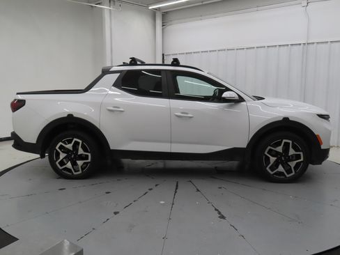 Used 2022 Hyundai Santa Cruz Limited AWD/4WD image 2