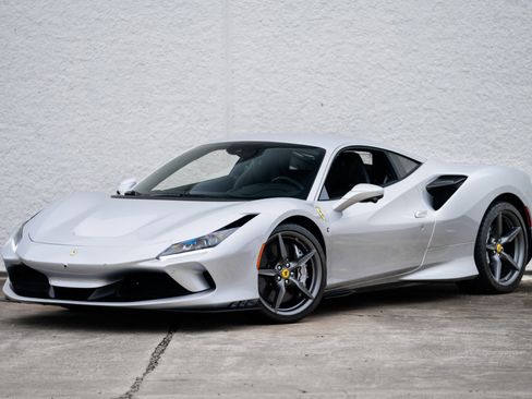Used 2022 Ferrari F8 Tributo image 1