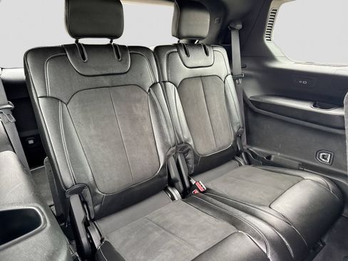 Used 2023 Jeep Grand Cherokee L Laredo AWD/4WD image 28